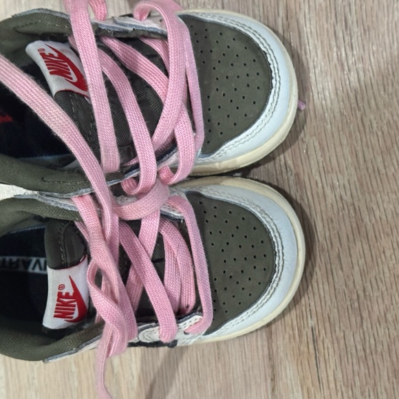 Nike X Travis Scott - Picture 1 of 4